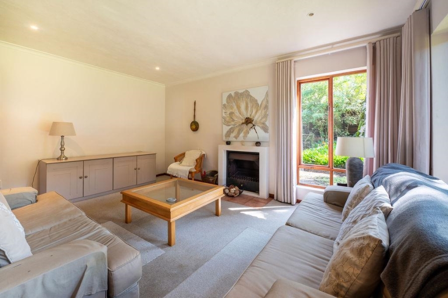 To Let 4 Bedroom Property for Rent in Brenton On Lake Western Cape